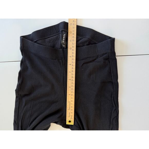 TORRID Black Fleece Lined Sz Large Leggings GUC - Picture 4 of 9